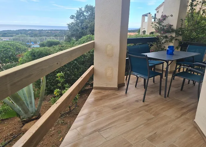 Vue Mer, Piscine, Minigolf, Parking לומיו